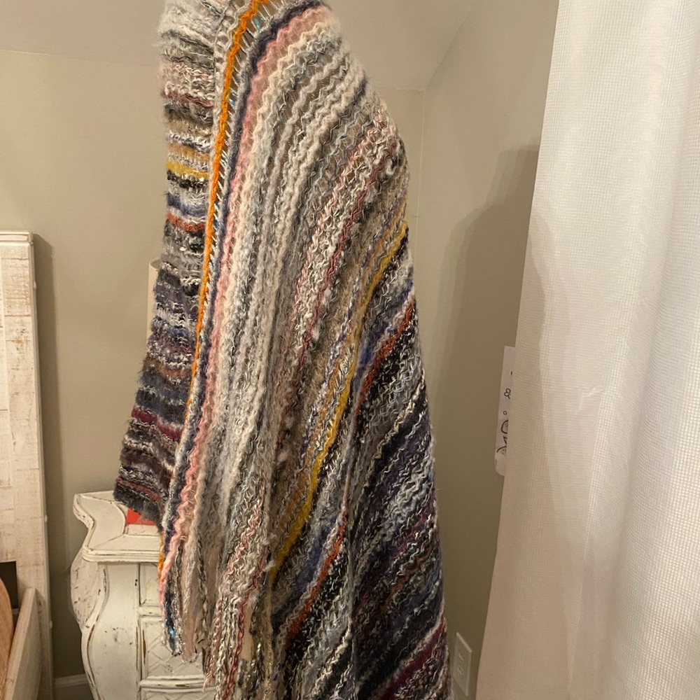 Sweater poncho - Picture 2 of 3
